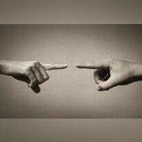 הטלת אשמה. | שאטרסטוק