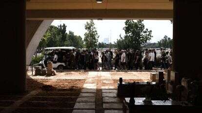 לוויה בבית עלמין ירקונים. | גיל יערי, פלאש 90