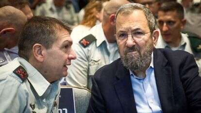 אהוד ברק וראש אמ"ן אהרון חליווה. | גדעון מרקוביץ', פלאש 90