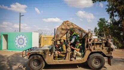 כוחות צה"ל נכנסים לכפר עזה, | חיים גולדברג, כפר עזה