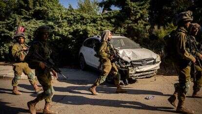 חיילים בסיור בנחל עוז. | יונתן זינדל, פלאש 90 חיילים בסיור בנחל עוז. | יונתן זינדל, פלאש 90