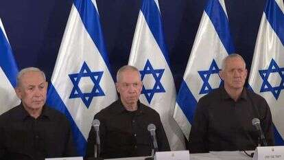 גנץ, גלנט ונתניהו במסיבת עיתונאים משותפת. | מסך