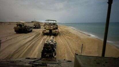 כוחות צה"ל פועלים בצפון רצועת עזה. | דו"צ