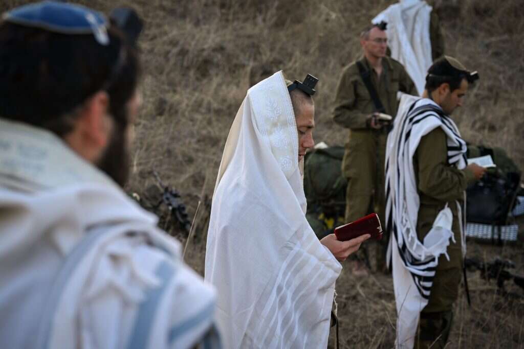 חיילים מתפללים ברמת הגולן. | מיכאל גלעדי, פלאש 90