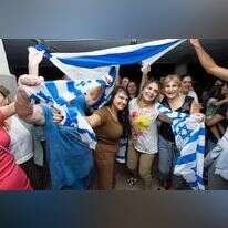 תושבי קריית גת חוגגים את שחרורה של החיילת החטופה. | לירון מולדובן/פלאש 90