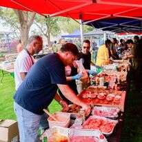 מתנדבים מקימים עמדת ברביקו לחיילי מילואים, | חיים גולדברג, פלאש 90