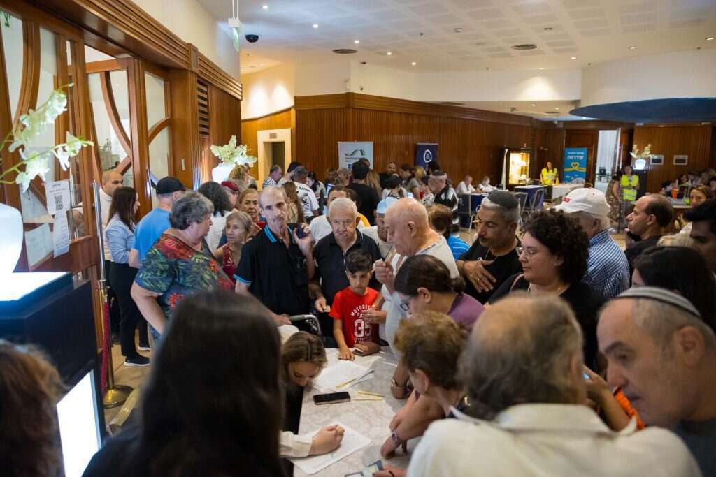 לירון מולדובן