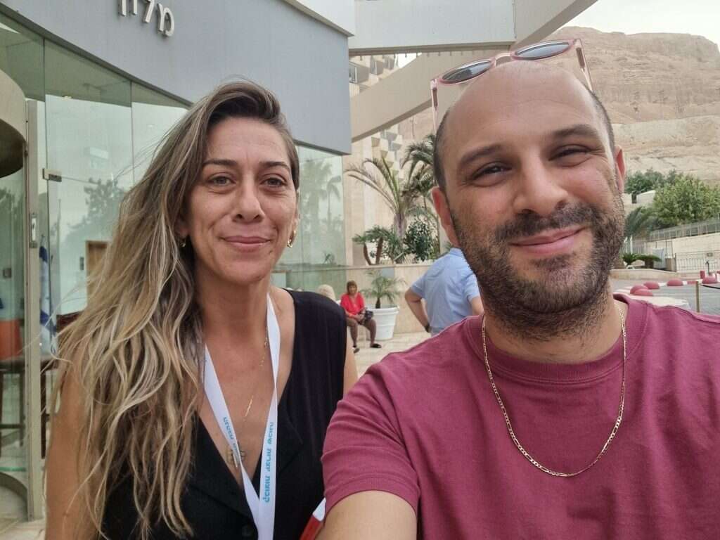 יודעת לדבר עם כולם. אגמון עם חיה