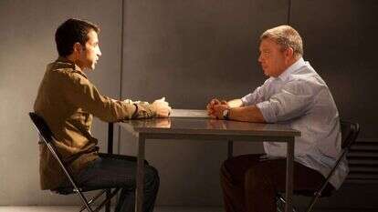 "קפטן לואי חשף את זהותו". חסן מסעב יוסף ומפעילו גונן בן־יצחק, מתוך הסרט "הנסיך הירוק", 2014