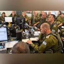 הערכת מצב שקיים הרמטכ״ל, רב-אלוף הרצי הלוי עם המפקדים והכוחות הלוחמים בדרום. | - דובר צה"ל