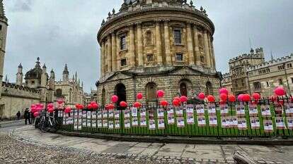 מיצג למען החטופים אונ אוקספורד. | יעל זיו