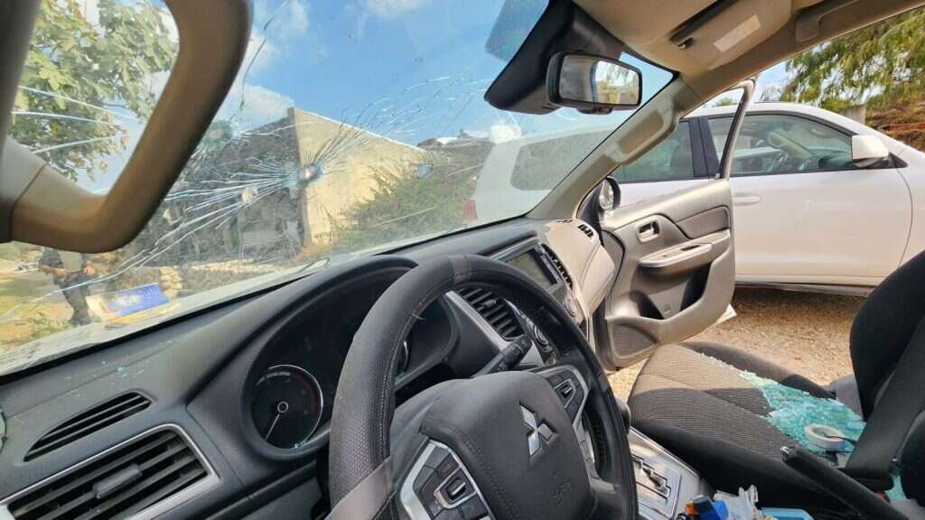 "אמרתי למפקד זק"א, תביא את כל הציוד שיש לך". סימני ירי על מכונית לאחר מתקפת חמאס "אמרתי למפקד זק"א, תביא את כל הציוד שיש לך". סימני ירי על מכונית לאחר מתקפת חמאס