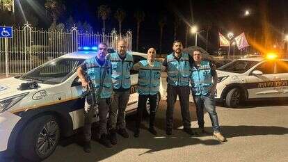 מתנדבים במסגרת יוזמת אלומה בנהריה. | באדיבות עיריית נהריה