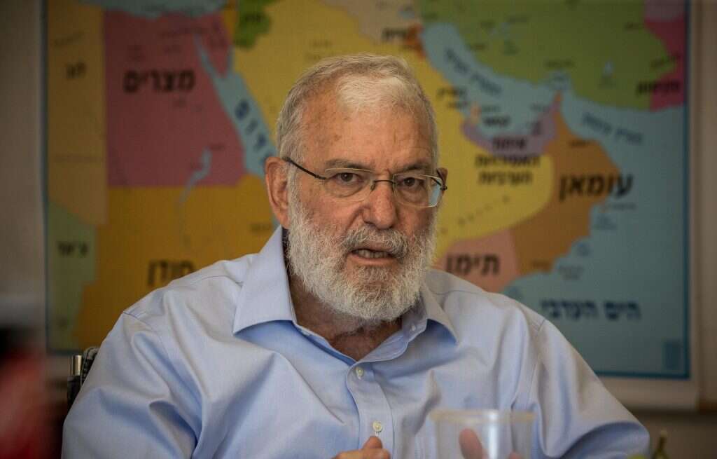 סיור משותף בקו המעוזים. האח, יעקב עמידרור. | אורן בן חקון