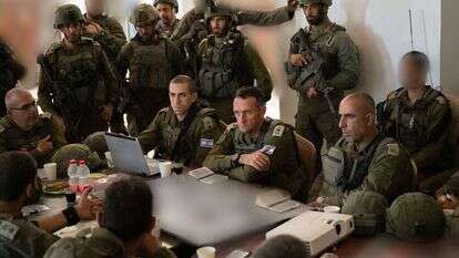 הרמטכ״ל בהערכת מצב עם הלוחמים בעזה: ״חזקו את הרוח, גאה בכם״. | - דובר צה"ל