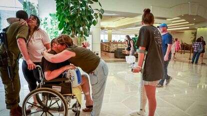 תושבי בארי בבית מלון בים המלח. | יוסי זמיר/פלאש90