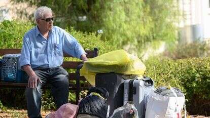 תושב קרית שמונה מחכה לפינוי מהעיר | אייל מרגולין פלאש 90