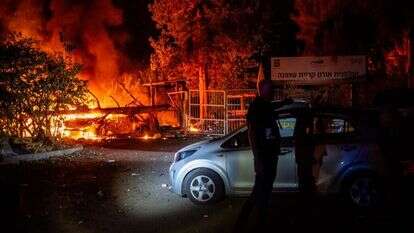 נזק בקריית שמונה מפגיעת רקטה, בחודש נובמבר. | ארז בן סימון - פלאש 90 נזק בקריית שמונה מפגיעת רקטה, בחודש נובמבר. | ארז בן סימון - פלאש 90