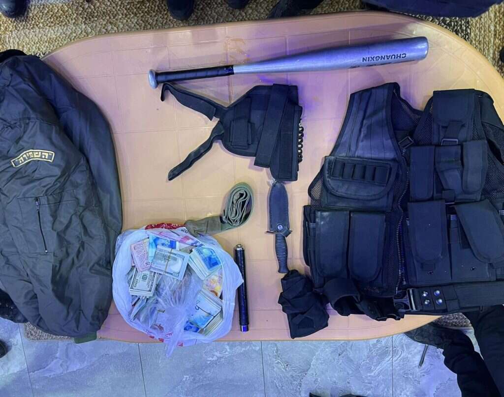 נשקים שנתפסו במהלך מבצע מעצרים של משטרת ירושלים. | דוברות המשטרה