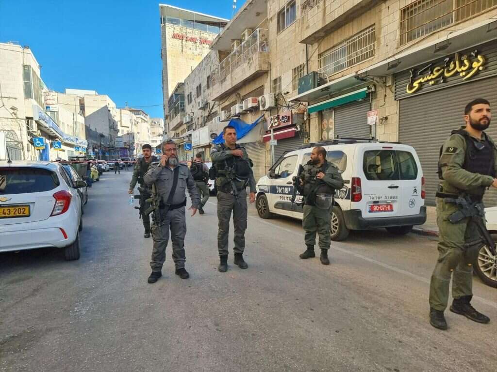 כוחות המשטרה בסריקות לאחר פיגוע הדקירה במזרח ירושלים. | דוברות המשטרה כוחות המשטרה בסריקות לאחר פיגוע הדקירה במזרח ירושלים. | דוברות המשטרה