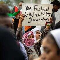 סטודנטים באוניברסיטת ניו־יורק מפגינים בעד חמאס. | רויטרס