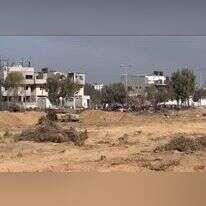 עזתים יורדים לדרום הרצועה באבטחת טנק צה"לי. | מסך, דובר צה"ל בערבית