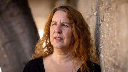 הסופרת רוני גלבפיש. | אריק סולטן הסופרת רוני גלבפיש. | אריק סולטן