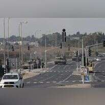 טנקים בכבישי עוטף עזה, למחרת הטבח. | אי.פי.איי