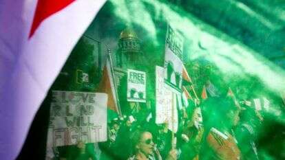 תומכי חמאס מפגינים בארה"ב. | AFP