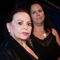 גילה אלמגור בתיאטרון הבימה, תמונה ארכיון: אבשלום ששוני - פלאש 90 גילה אלמגור בתיאטרון הבימה, תמונה ארכיון: אבשלום ששוני - פלאש 90