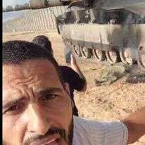 חסן עסלאיה אחד מהצלמים שתיעד את אירועי שמחת תורה. | מסך מתוך טוויטר