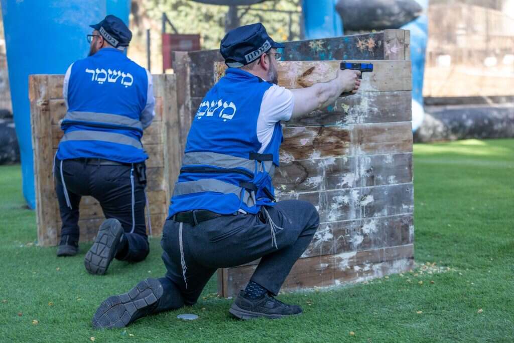 חרדים מ"משמר העם מבית האחים לעורף" מתאמנים בנשק. | יוסי אלוני/פלאש90