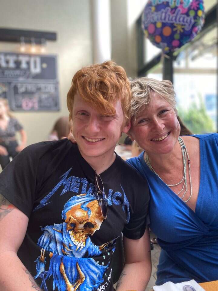 יותם חיים הי"ד עם אמו איריס. | באדיבות המשפחה