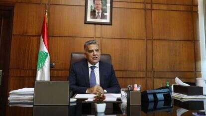 עבאס איברהים בלשכתו בביירות, בתפקידו כראש המודיעין הלבנוני, 2020. | איי. אף. פי