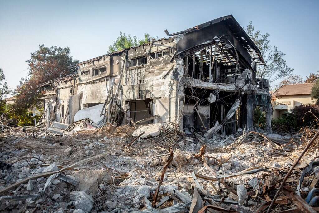 החורבן בבארי. | אדי ישראל, פלאש 90