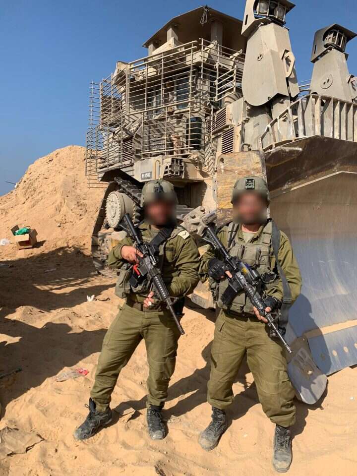 רס"ן צחי ורס"ן רון. | דובר צה"ל רס"ן צחי ורס"ן רון. | דובר צה"ל