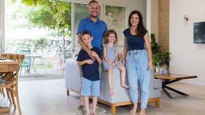 משפחת הילברג, נצר־חזני. | לירון מולדובן