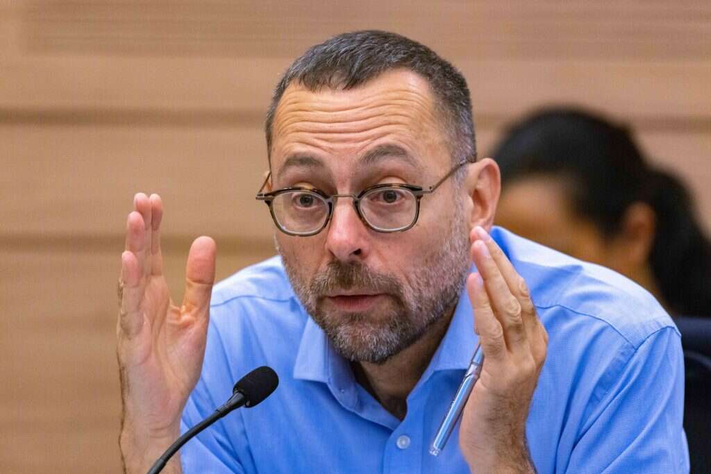 צבי האוזר. | יונתן זינדל, פלאש 90