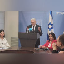 יאיר לפיד בישיבת הסיעה היום, | עטרה גרמן יאיר לפיד בישיבת הסיעה היום, | עטרה גרמן