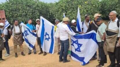 התנדבות של קהילת יוצאי אתיופיה לרגל חג הסיגד. | באדיבות הרב יפת אלמו