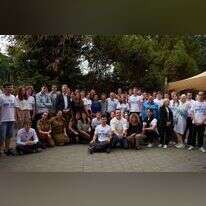 מנכ״לית הסוכנות היהודית אמירה אהרונוביץ עם העולים הצעירים שהגיעו לתכנית סל״ה בכרמיאל. | גדליה איידרוב