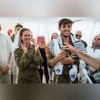 שגיא וגילי. שטח כינוס צבאי בדרום. | באדיבות הזוג וארגון צהר