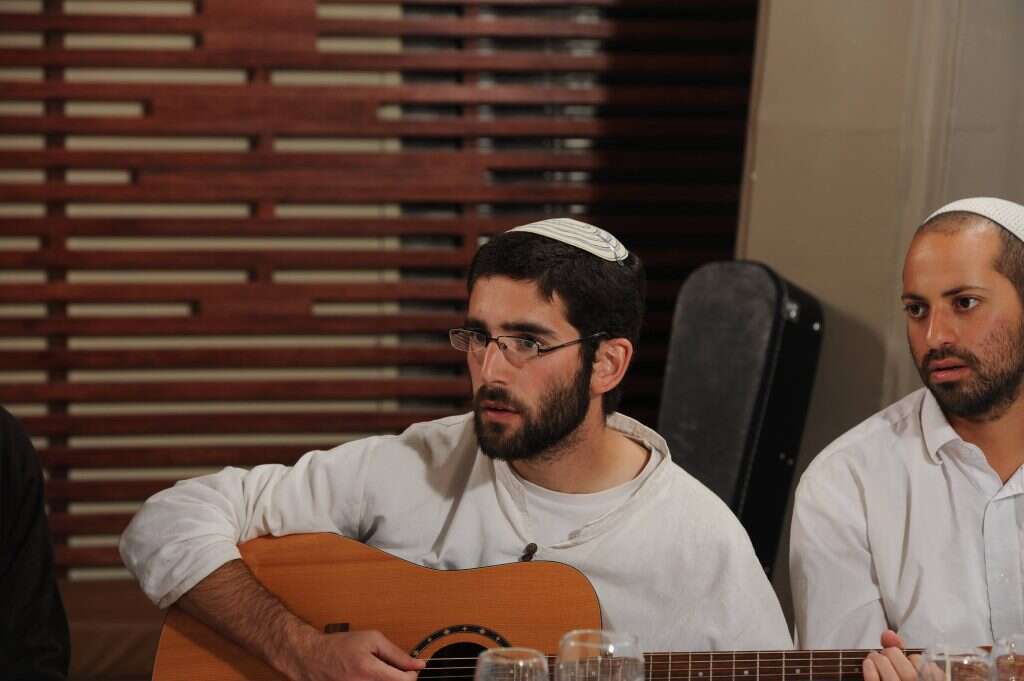 "הוא ניגן את הנשמה". | אלי אביישר "הוא ניגן את הנשמה". | אלי אביישר