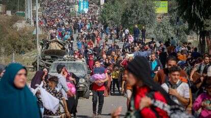 תושבי עזה יוצאים מאזור הלחימה בצפון רצועת עזה, ארכיון. | עטיה מוחמד, פלאש 90