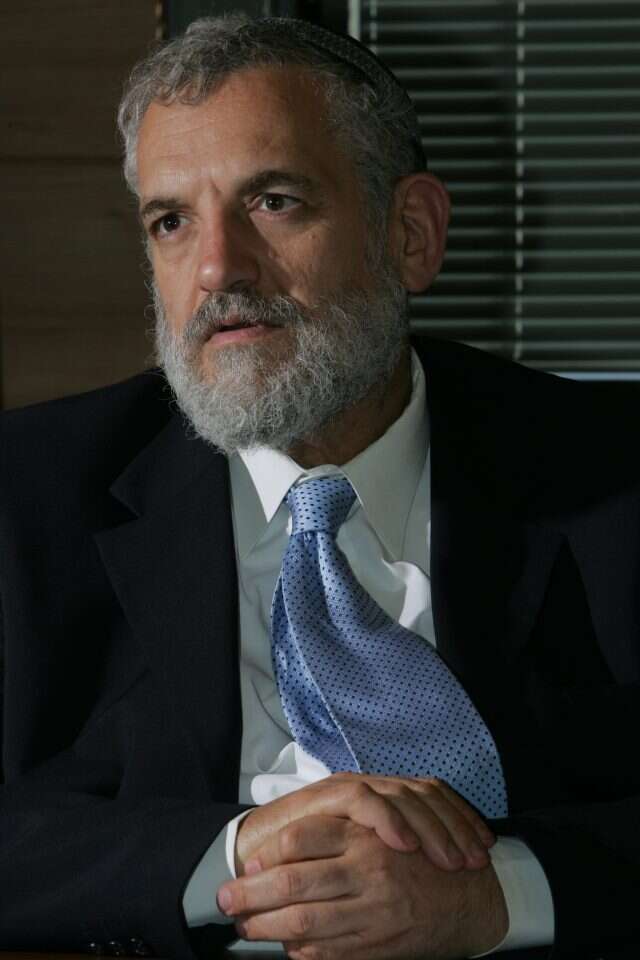 הרב בני אלון. | מרים צחי