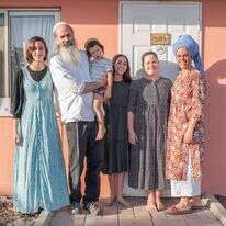 משפחת פארן, מושב שובה, מתגוררים זמנית במלון סלינה בחוף אלמוג. | נעמה גרינבאום