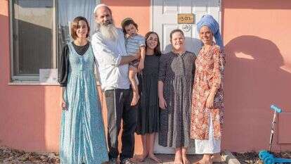 משפחת פארן, מושב שובה, מתגוררים זמנית במלון סלינה בחוף אלמוג. | נעמה גרינבאום