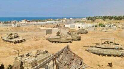 כוחות צה"ל בחופי עזה. | דו"צ