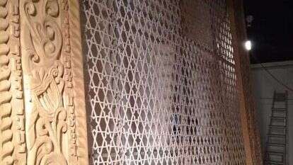 דלתות ההיכל. | בניהו דיין־צדק