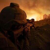 כוחות צה״ל במהלך ההשתלטות על המעגן המרכזי ברצועת עזה. | דובר צה"ל